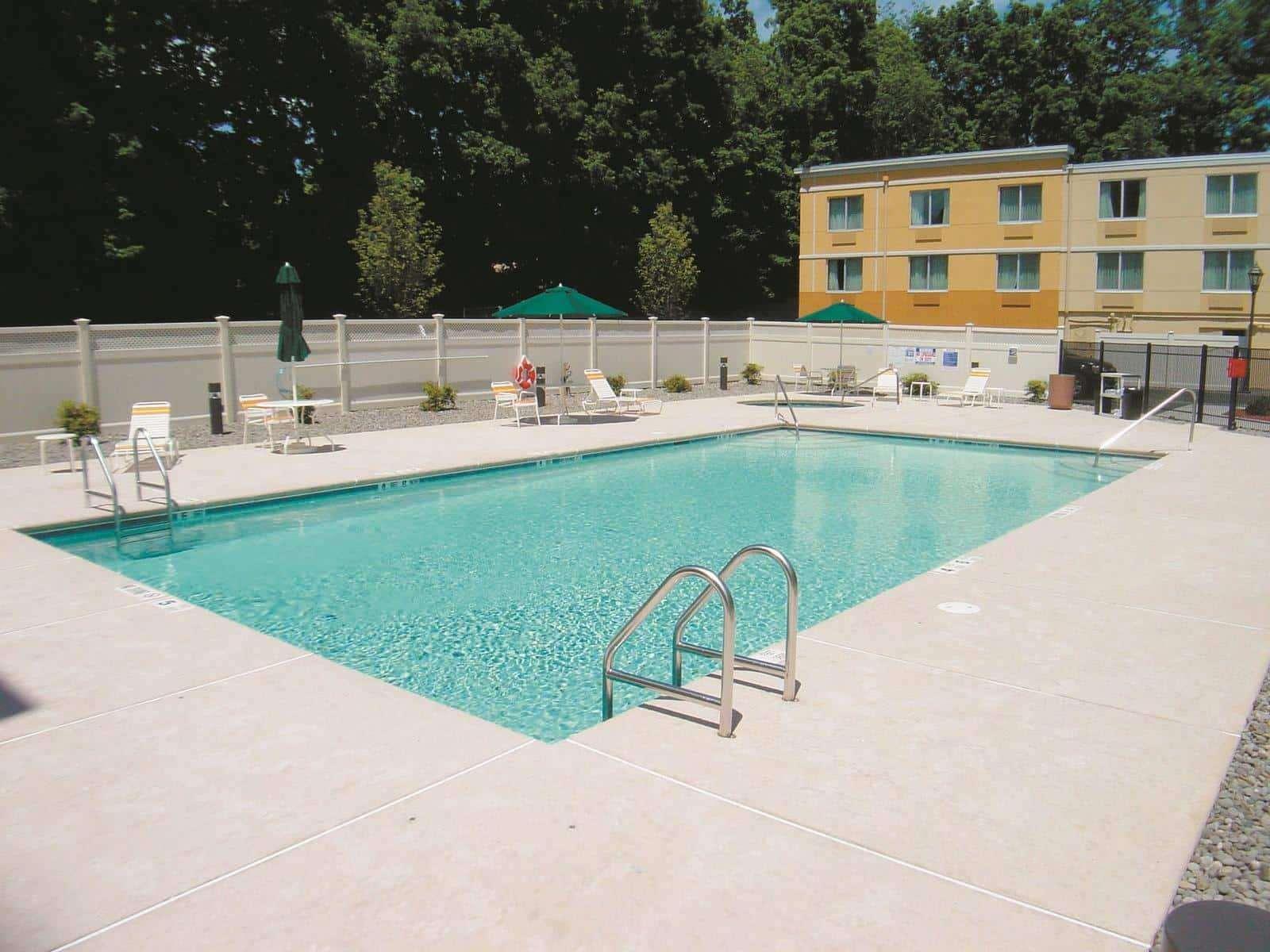 Hotel La Quinta By Wyndham Danbury Esterno foto