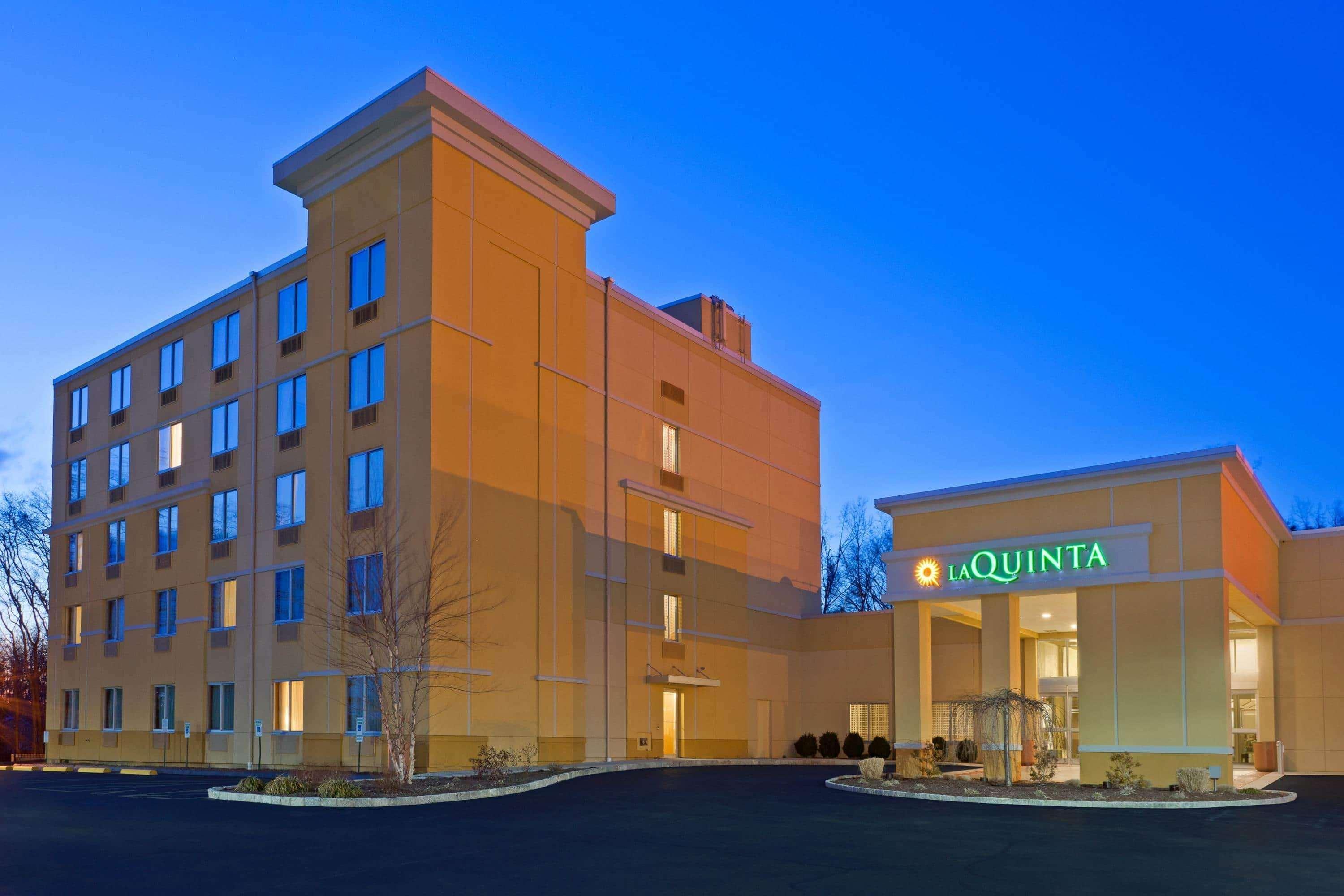 Hotel La Quinta By Wyndham Danbury Esterno foto