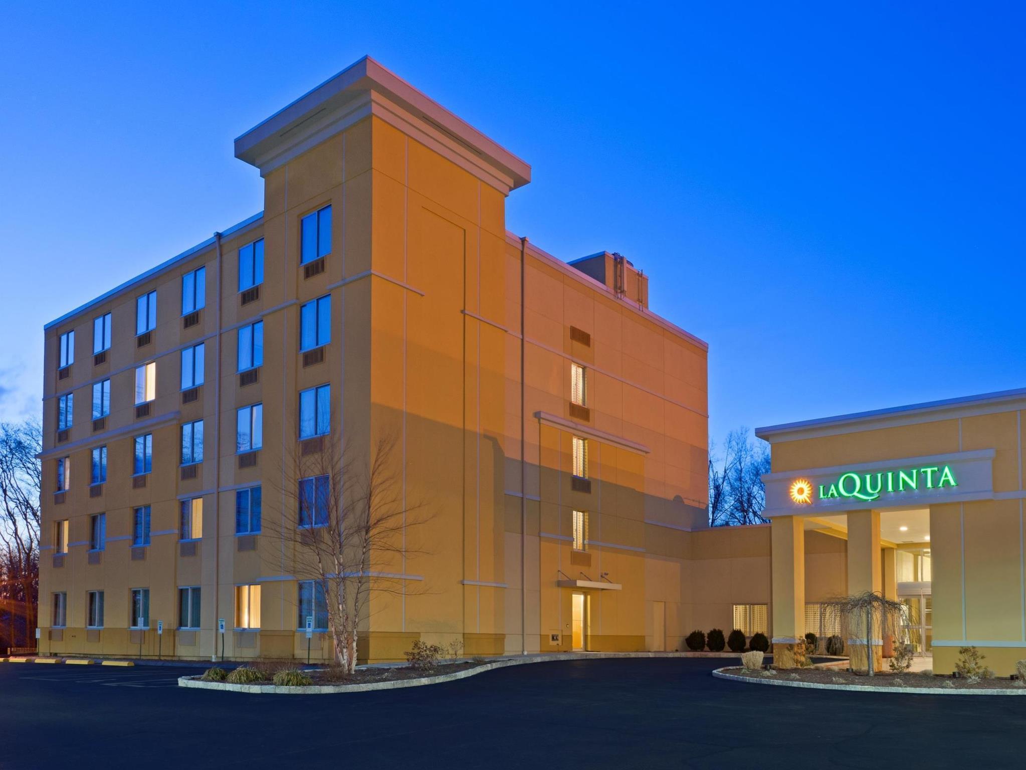 Hotel La Quinta By Wyndham Danbury Esterno foto